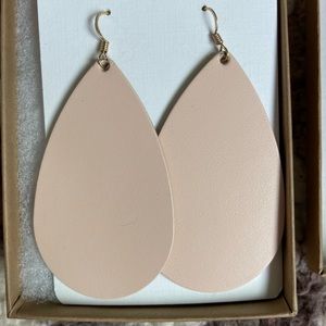 Medium Canyon Coral Nickel and Suede earrings